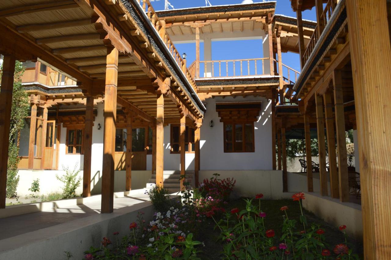 Lha-Ri-Sa Resort Leh Exterior photo